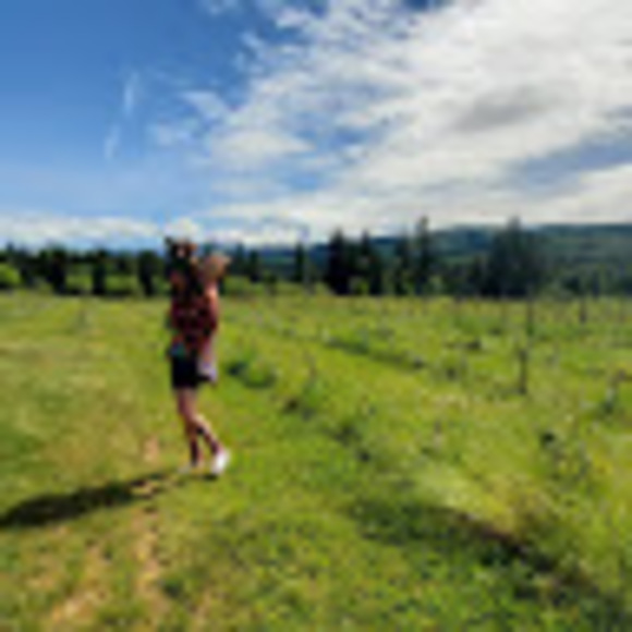 Meet your Posher, Brooke - Picture 1 of 1